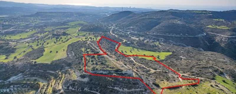 Example Grunt rolny in Larnaka