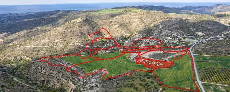 Example Grunt rolny in Larnaka